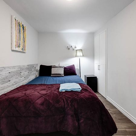 Appartement Bright Parkdale Court - Little Portugal W/ Free Parking à Toronto Extérieur photo